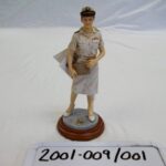 2001-009/001 - Figurine