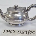 1990-059/001 - Teapot