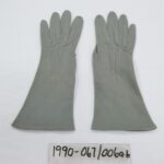 1990-067/006a-b - Glove