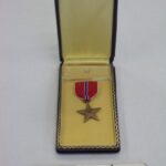 1992-055/011a-b - Medal