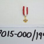 2015-000/194a-c - Medal